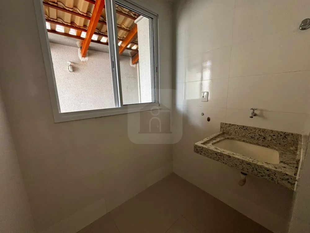 Alugar Apartamento / Padr&atilde;o em Uberl&acirc;ndia R$ 1.700,00 - Foto 8