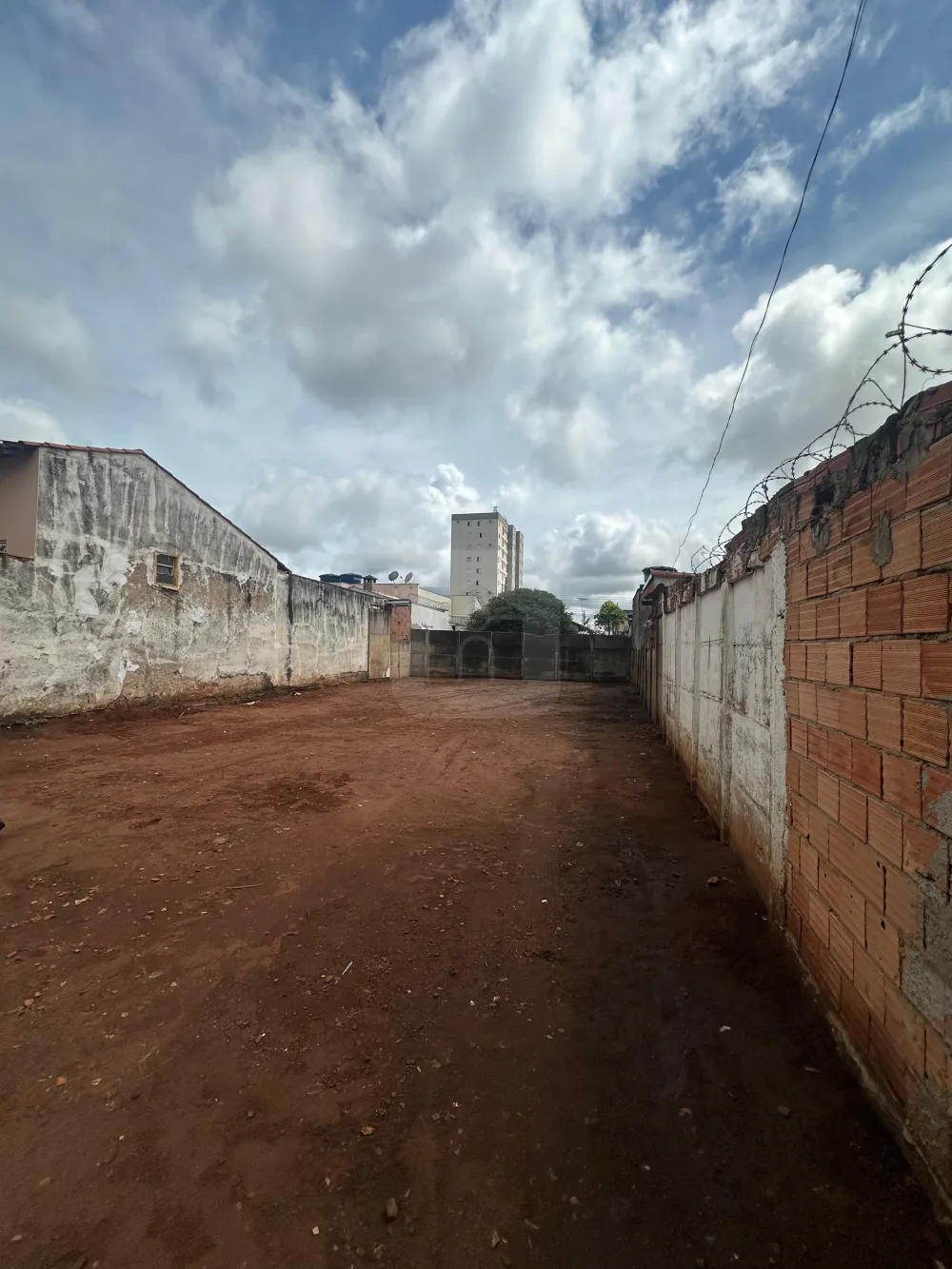 Comprar Terreno / Padr&atilde;o em Uberl&acirc;ndia R$ 200.000,00 - Foto 2