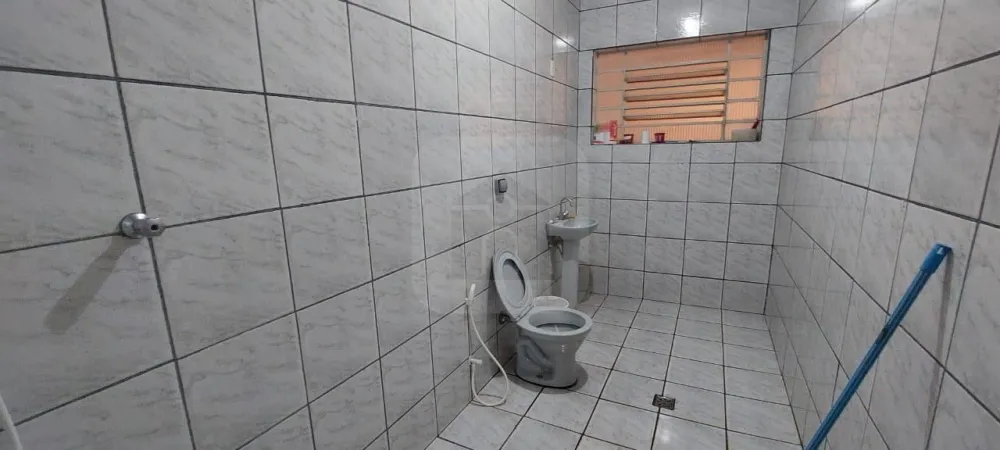 Alugar Casa / Padr&atilde;o em Uberl&acirc;ndia R$ 3.000,00 - Foto 9