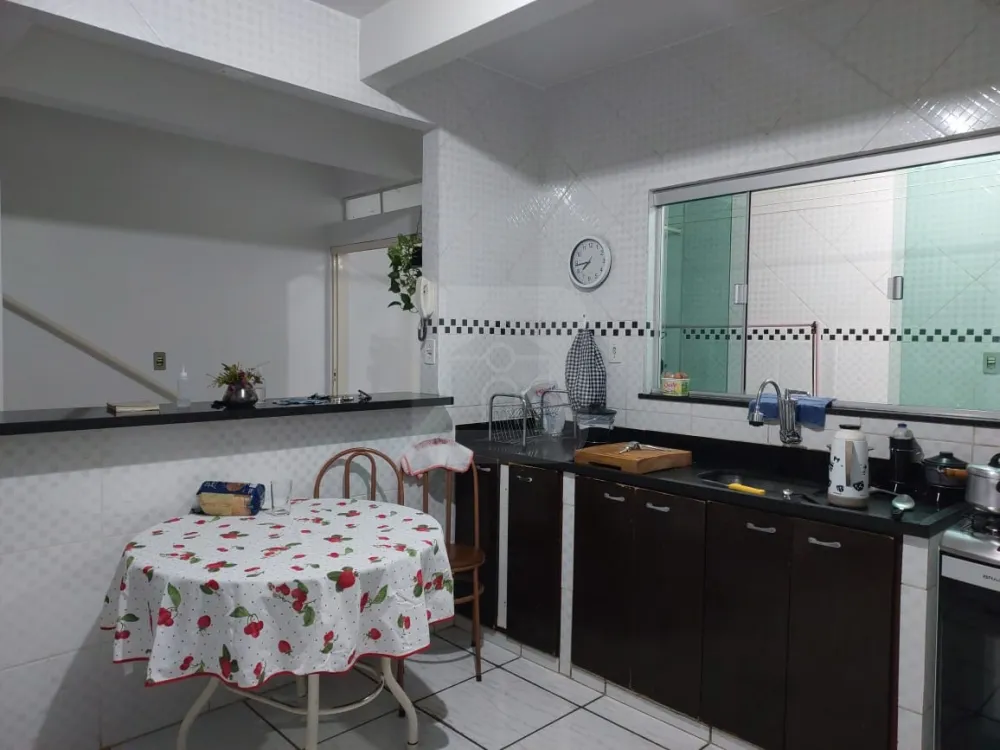 Comprar Casa / Padr&atilde;o em Uberl&acirc;ndia R$ 450.000,00 - Foto 9