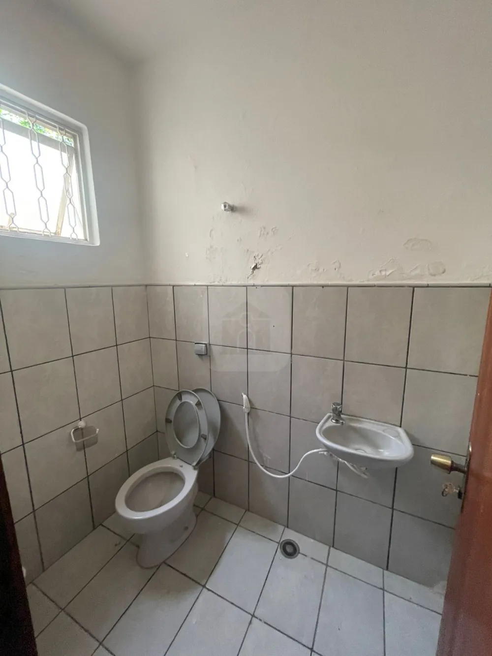 Alugar Comercial / Sala Comercial Condom&iacute;nio em Araguari R$ 1.000,00 - Foto 9