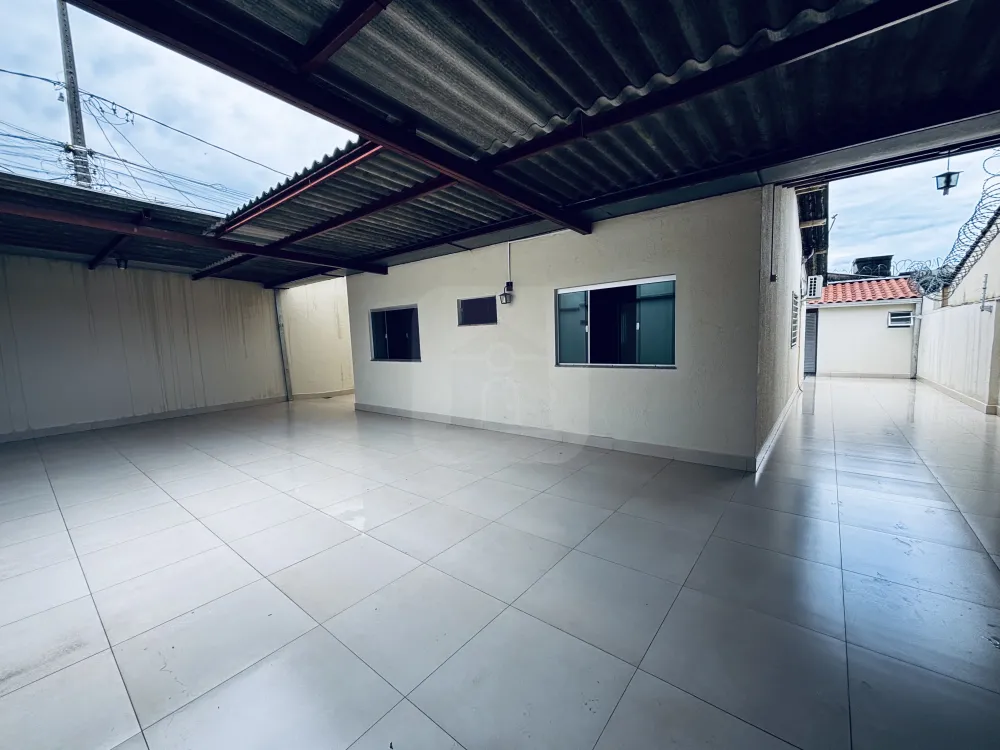 Alugar Casa / Padr&atilde;o em Uberl&acirc;ndia R$ 3.300,00 - Foto 1