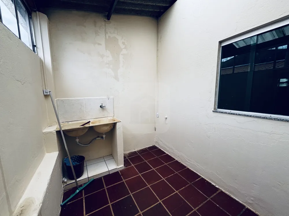 Alugar Casa / Padr&atilde;o em Uberl&acirc;ndia R$ 3.300,00 - Foto 4