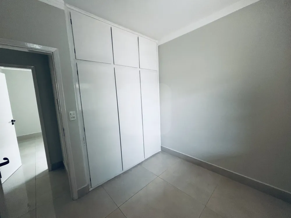 Alugar Casa / Padr&atilde;o em Uberl&acirc;ndia R$ 3.300,00 - Foto 6