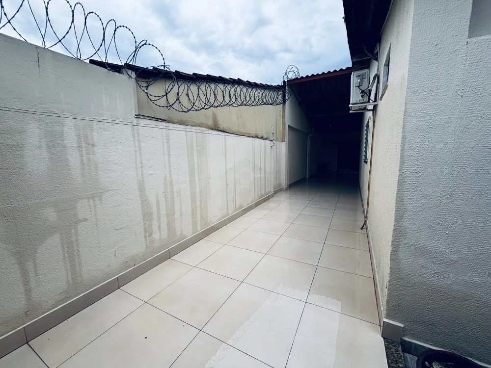 Alugar Casa / Padr&atilde;o em Uberl&acirc;ndia R$ 3.300,00 - Foto 9