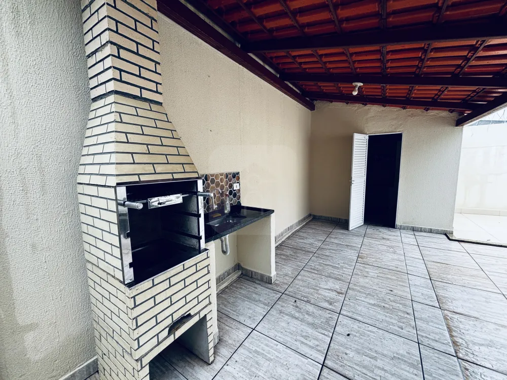 Alugar Casa / Padr&atilde;o em Uberl&acirc;ndia R$ 3.300,00 - Foto 12