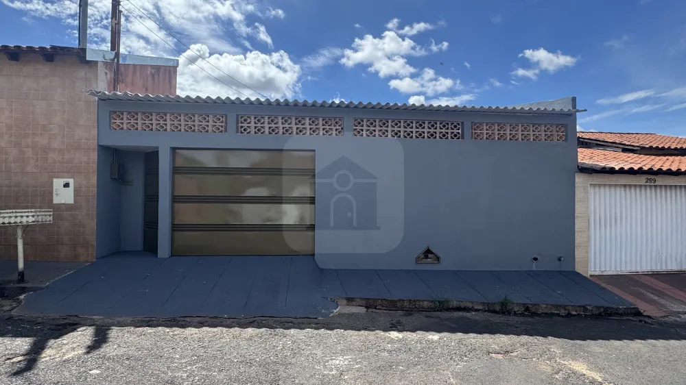 Alugar Casa / Padr&atilde;o em Uberl&acirc;ndia R$ 1.700,00 - Foto 3