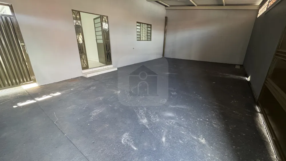 Alugar Casa / Padr&atilde;o em Uberl&acirc;ndia R$ 1.700,00 - Foto 4