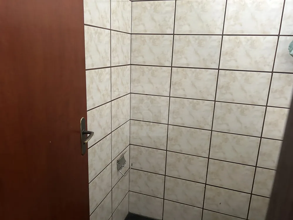 Alugar Comercial / Loja em Uberl&acirc;ndia R$ 950,00 - Foto 4