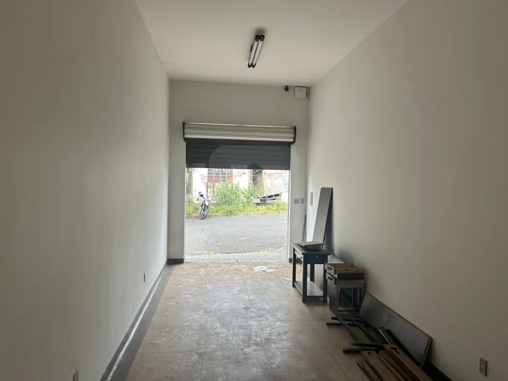 Alugar Comercial / Loja em Uberl&acirc;ndia R$ 900,00 - Foto 2