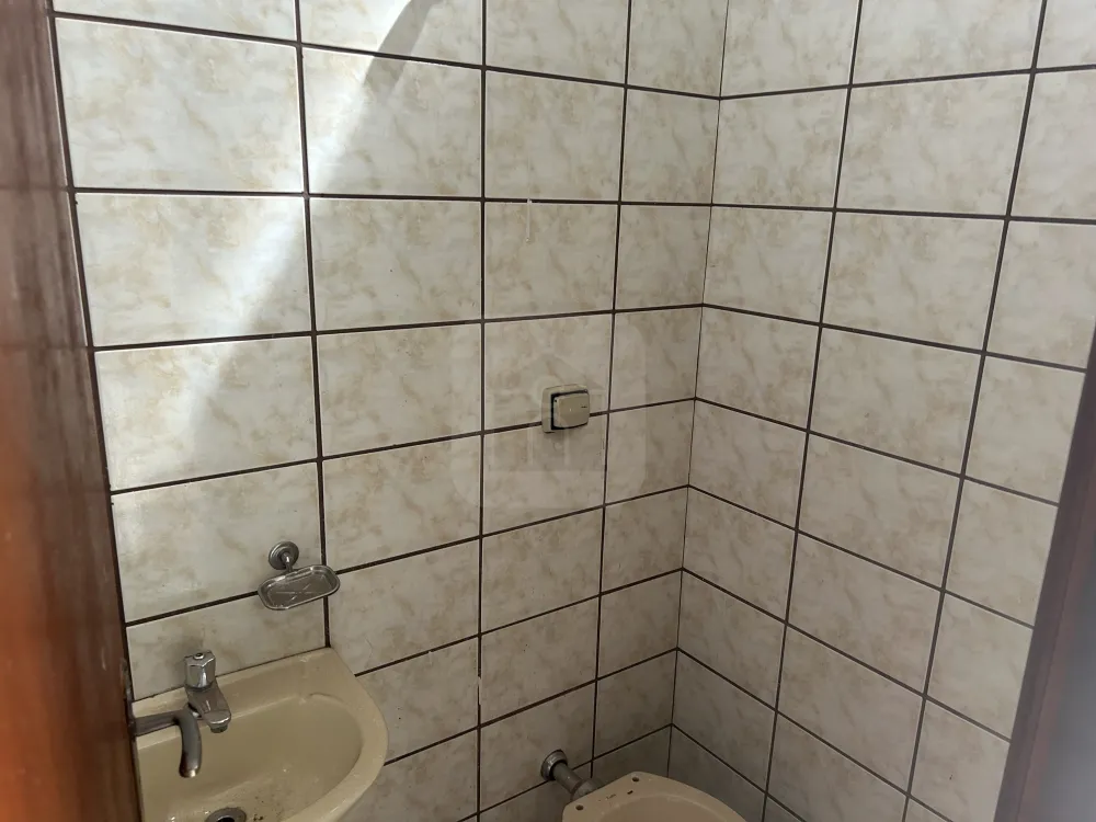 Alugar Comercial / Loja em Uberl&acirc;ndia R$ 900,00 - Foto 4