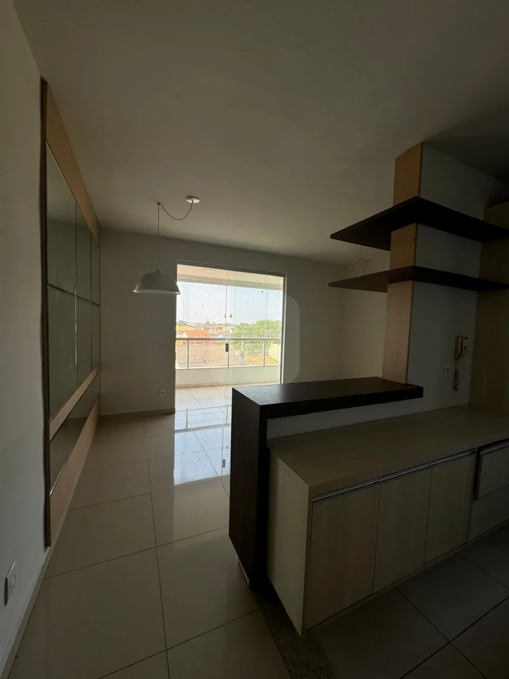 Alugar Apartamento / Padr&atilde;o em Araguari R$ 2.500,00 - Foto 4