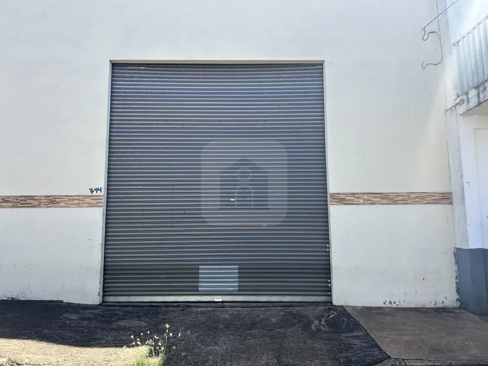 Alugar Comercial / Barrac&atilde;o em Uberl&acirc;ndia R$ 2.000,00 - Foto 1