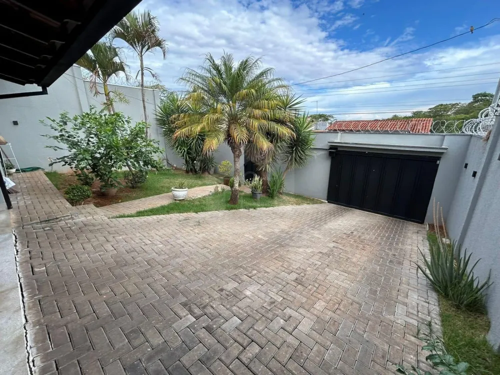 Comprar Casa / Padr&atilde;o em Uberl&acirc;ndia R$ 1.200.000,00 - Foto 2