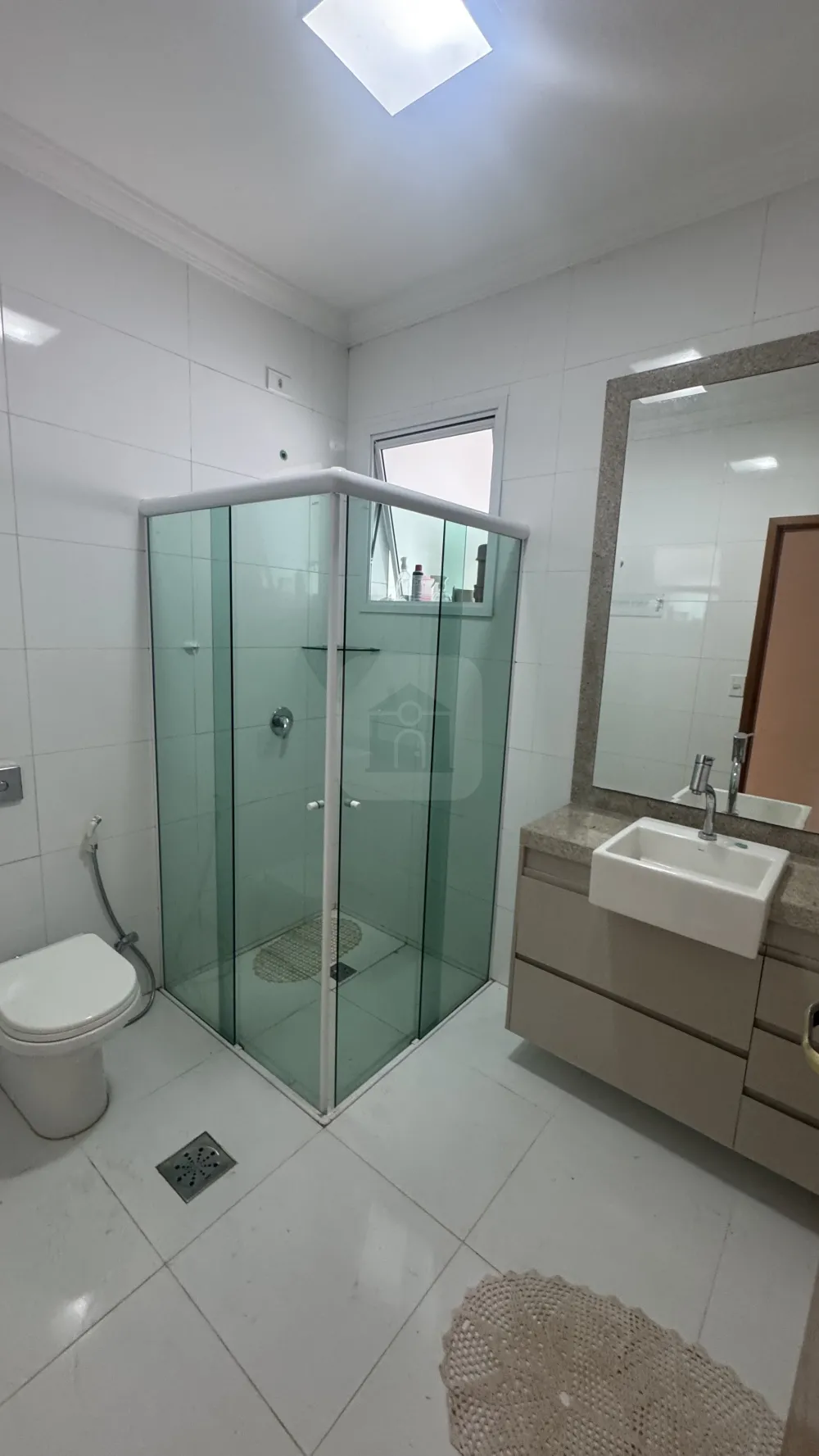 Alugar Casa / Padr&atilde;o em Uberl&acirc;ndia R$ 3.700,00 - Foto 8
