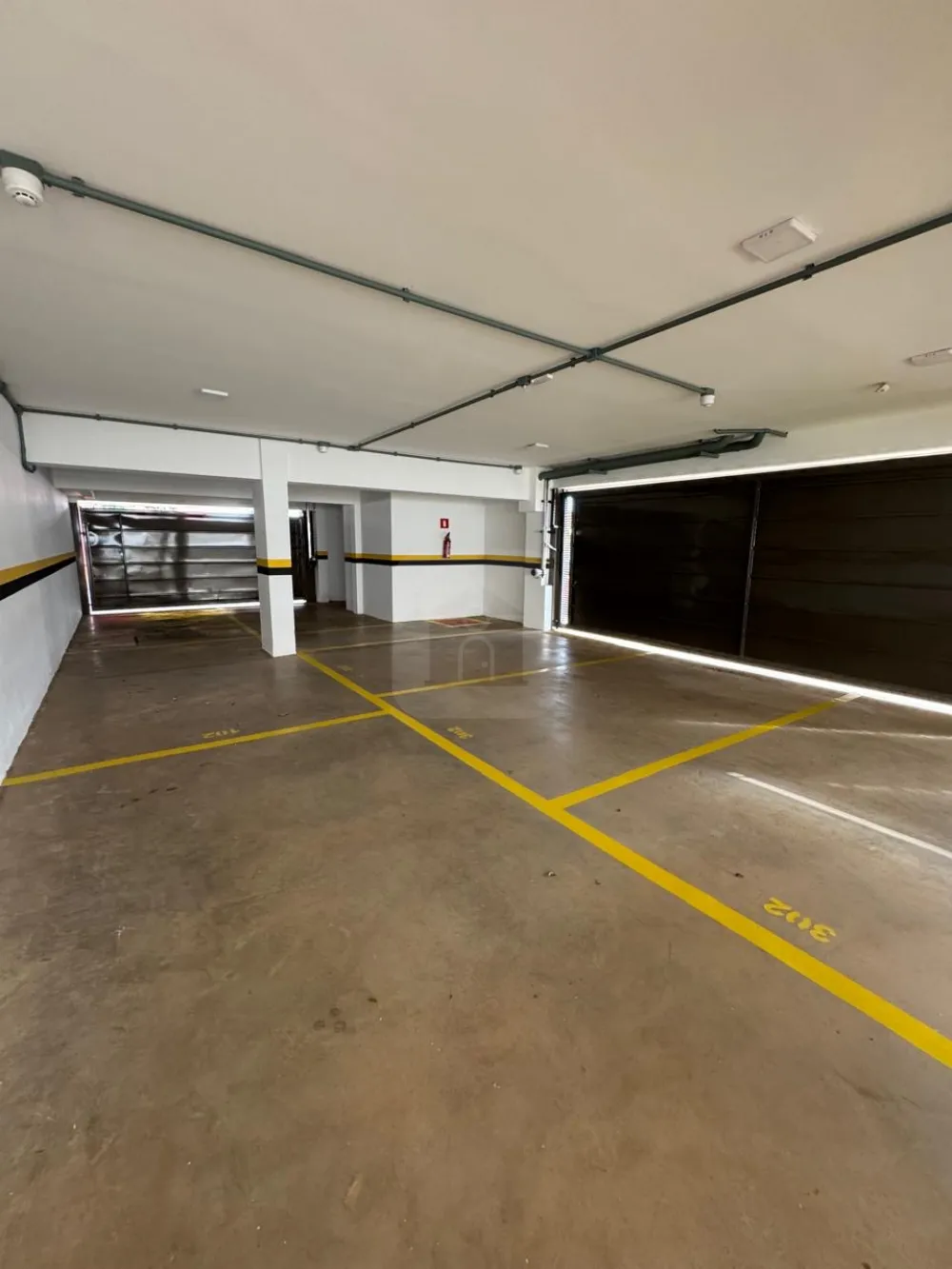 Comprar Apartamento / Padr&atilde;o em Araguari R$ 1.600.000,00 - Foto 24