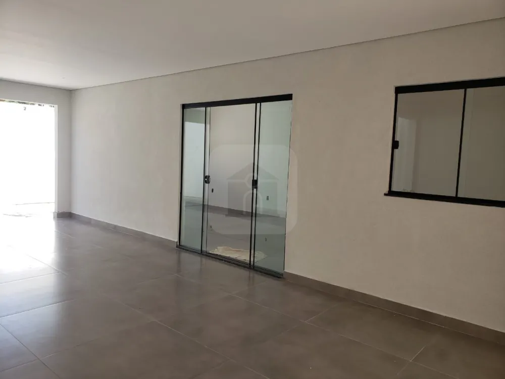Comprar Casa / Padr&atilde;o em Uberl&acirc;ndia R$ 550.000,00 - Foto 2