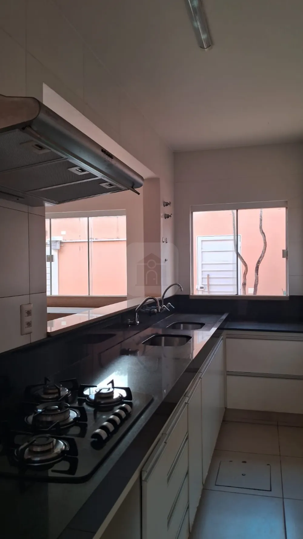 Comprar Casa / Padr&atilde;o em Uberl&acirc;ndia R$ 980.000,00 - Foto 10