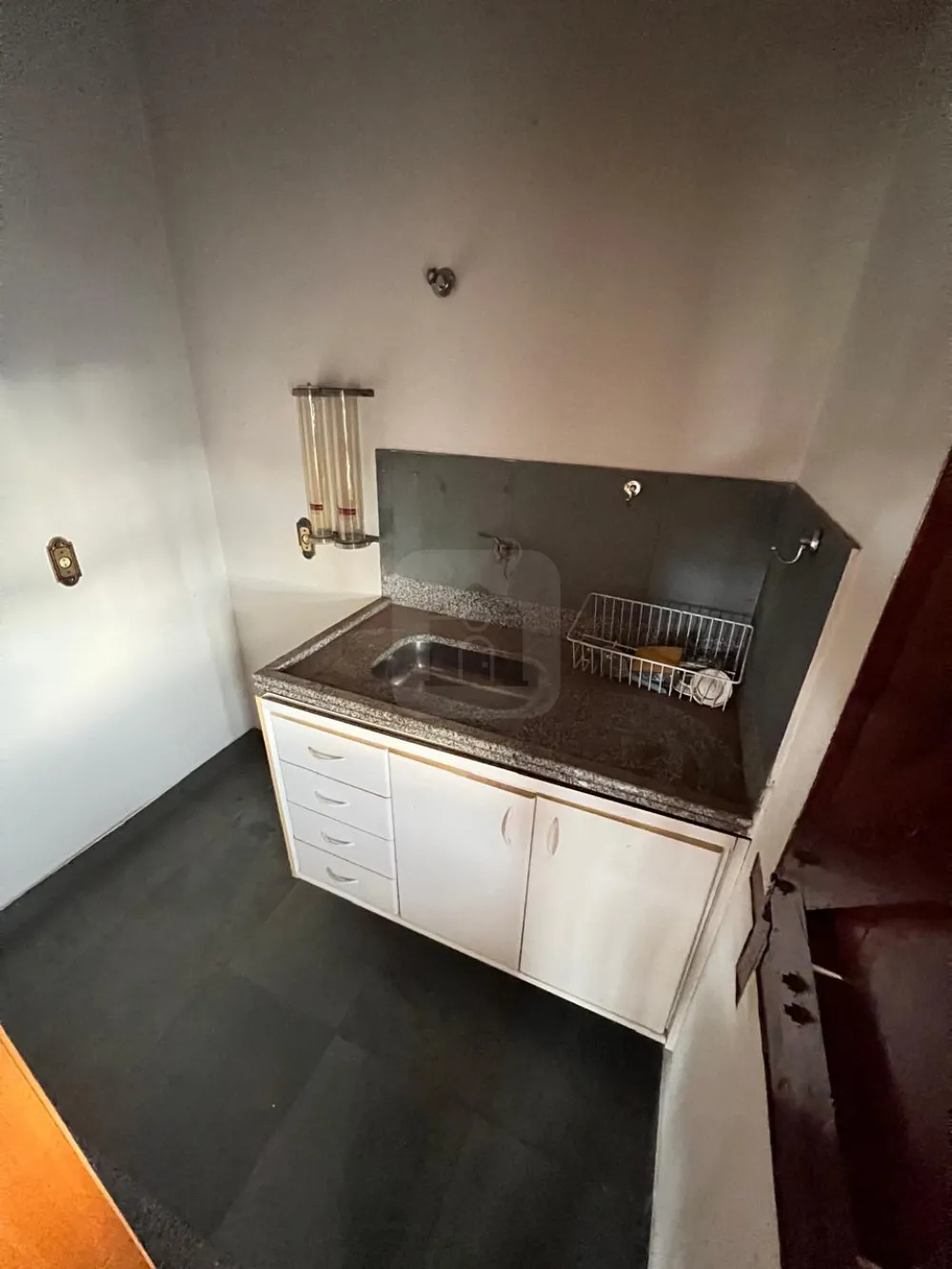 Alugar Comercial / Pr&eacute;dio em Uberl&acirc;ndia R$ 2.500,00 - Foto 4