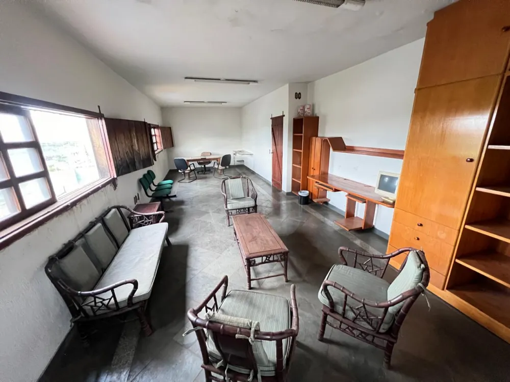 Alugar Comercial / Pr&eacute;dio em Uberl&acirc;ndia R$ 2.500,00 - Foto 8