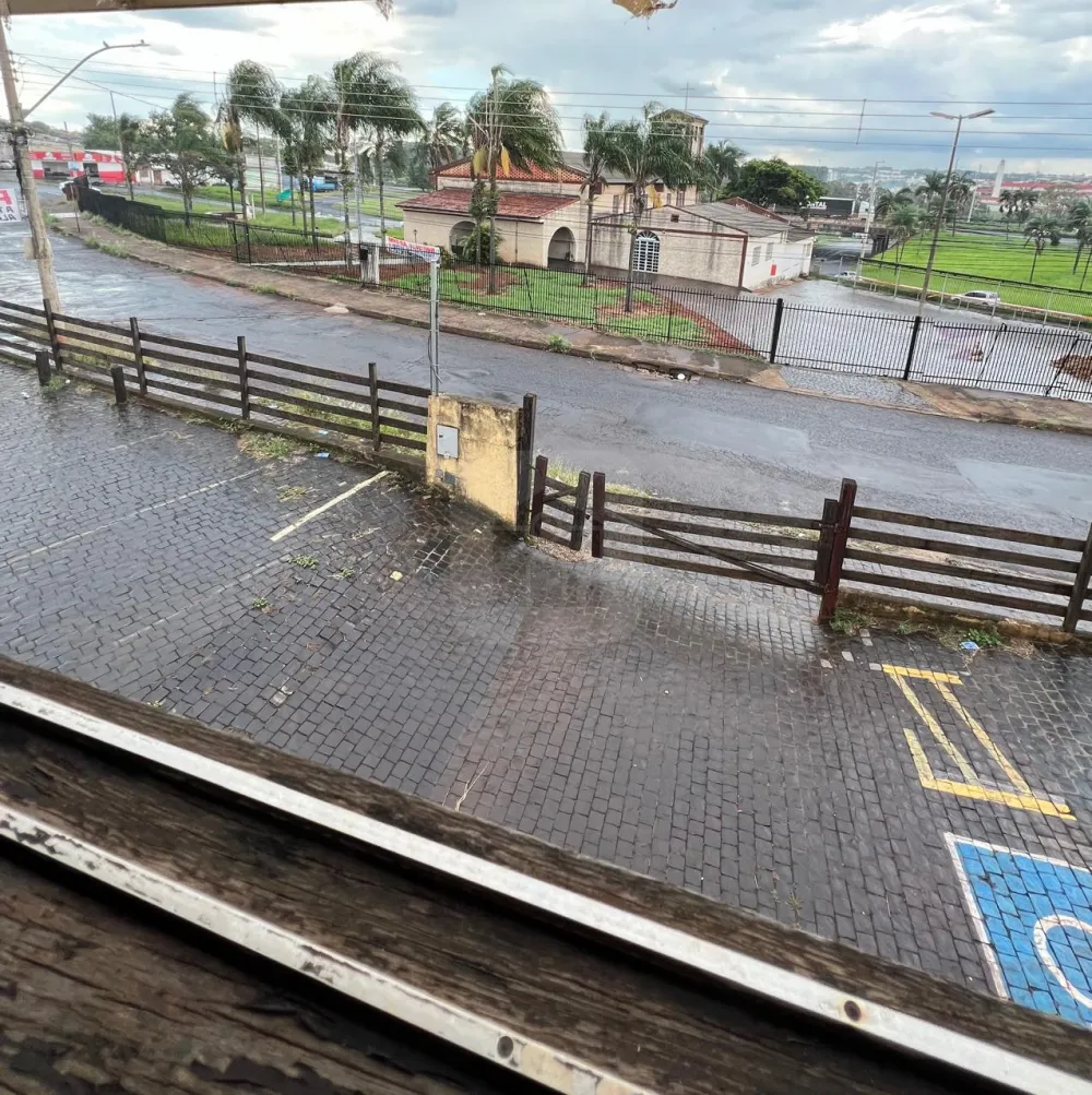 Alugar Comercial / Pr&eacute;dio em Uberl&acirc;ndia R$ 2.500,00 - Foto 13