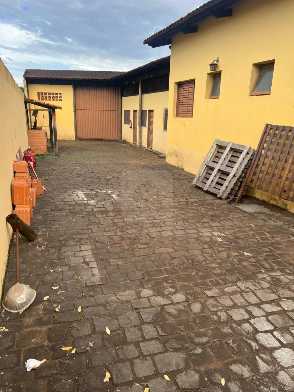 Alugar Comercial / Ponto Comercial em Uberl&acirc;ndia R$ 4.500,00 - Foto 4