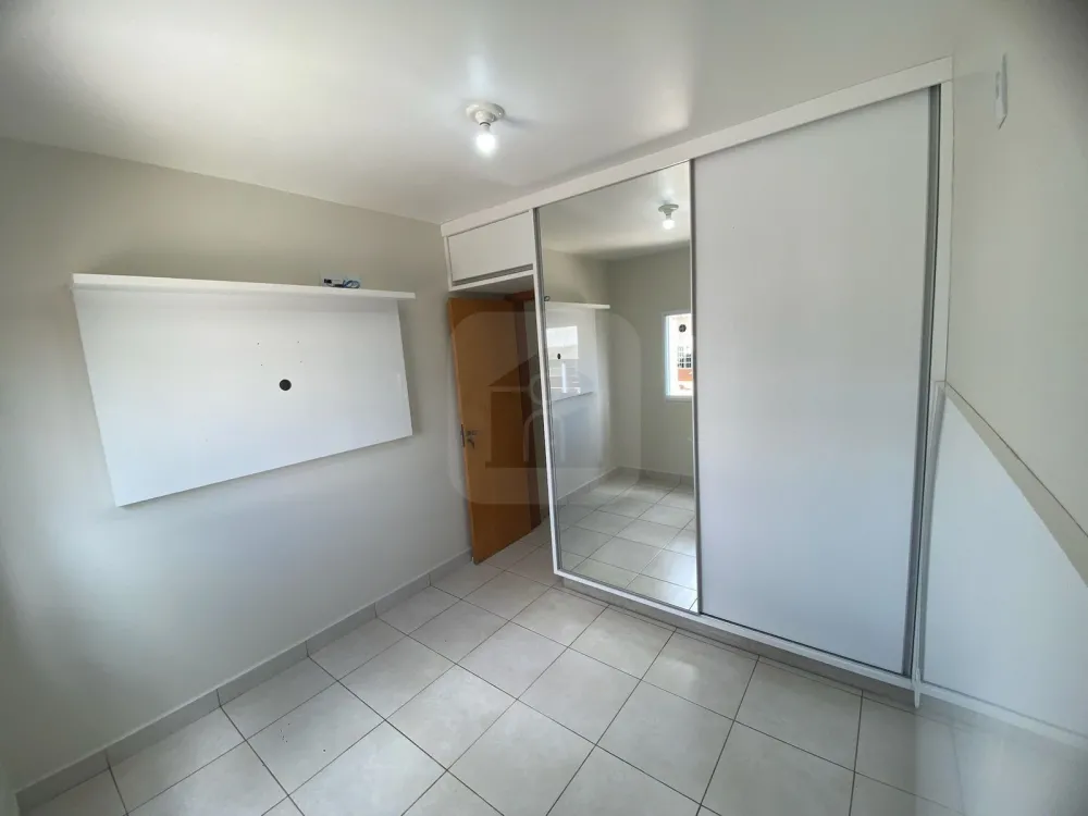 Comprar Apartamento / Padr&atilde;o em Uberl&acirc;ndia R$ 240.000,00 - Foto 4