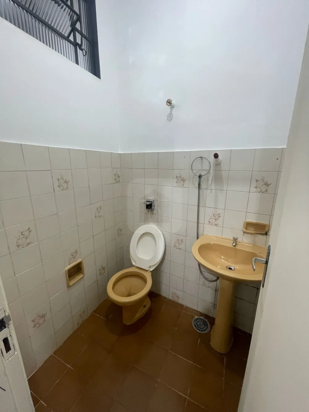 Alugar Comercial / Loja em Araguari R$ 4.500,00 - Foto 9