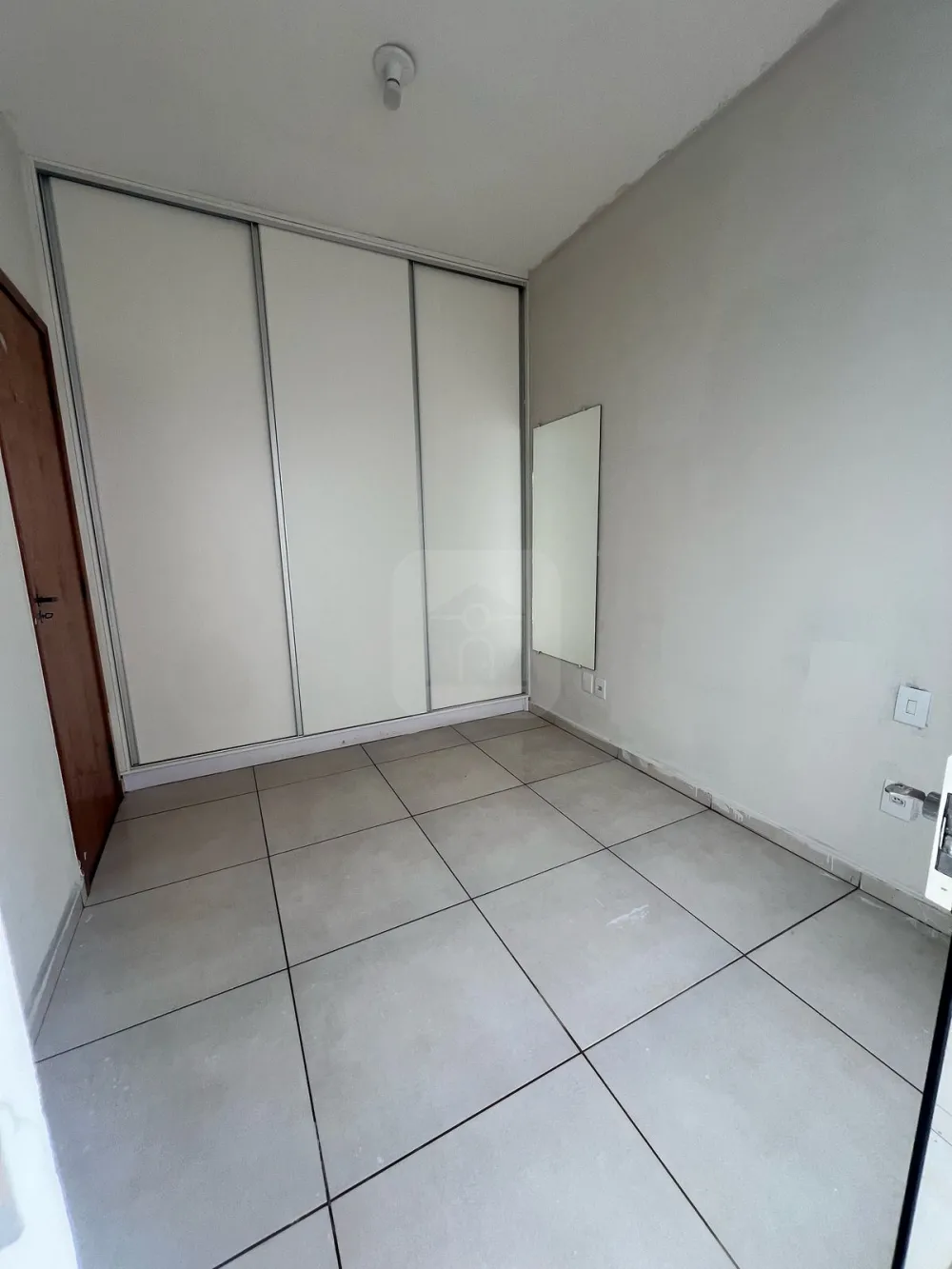Alugar Casa / Geminada em Uberl&acirc;ndia R$ 1.320,00 - Foto 5