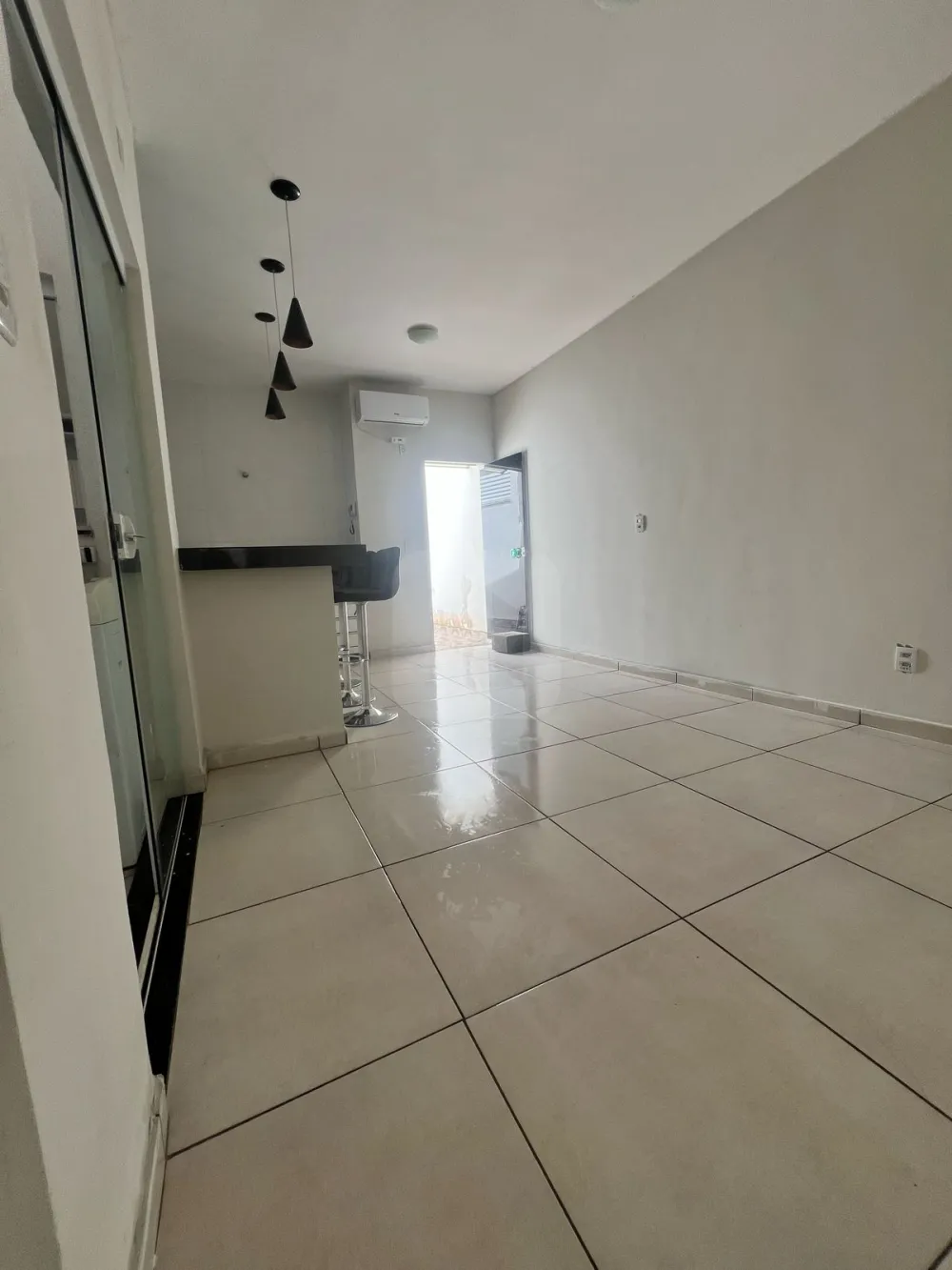 Alugar Casa / Geminada em Uberl&acirc;ndia R$ 1.320,00 - Foto 3