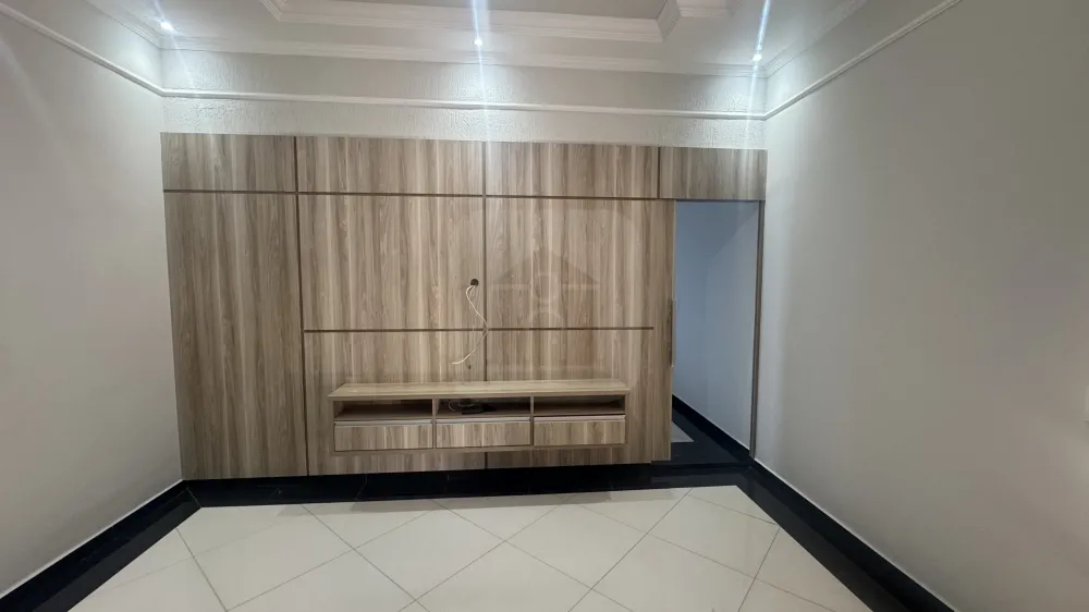 Alugar Casa / Padr&atilde;o em Uberl&acirc;ndia R$ 4.500,00 - Foto 14