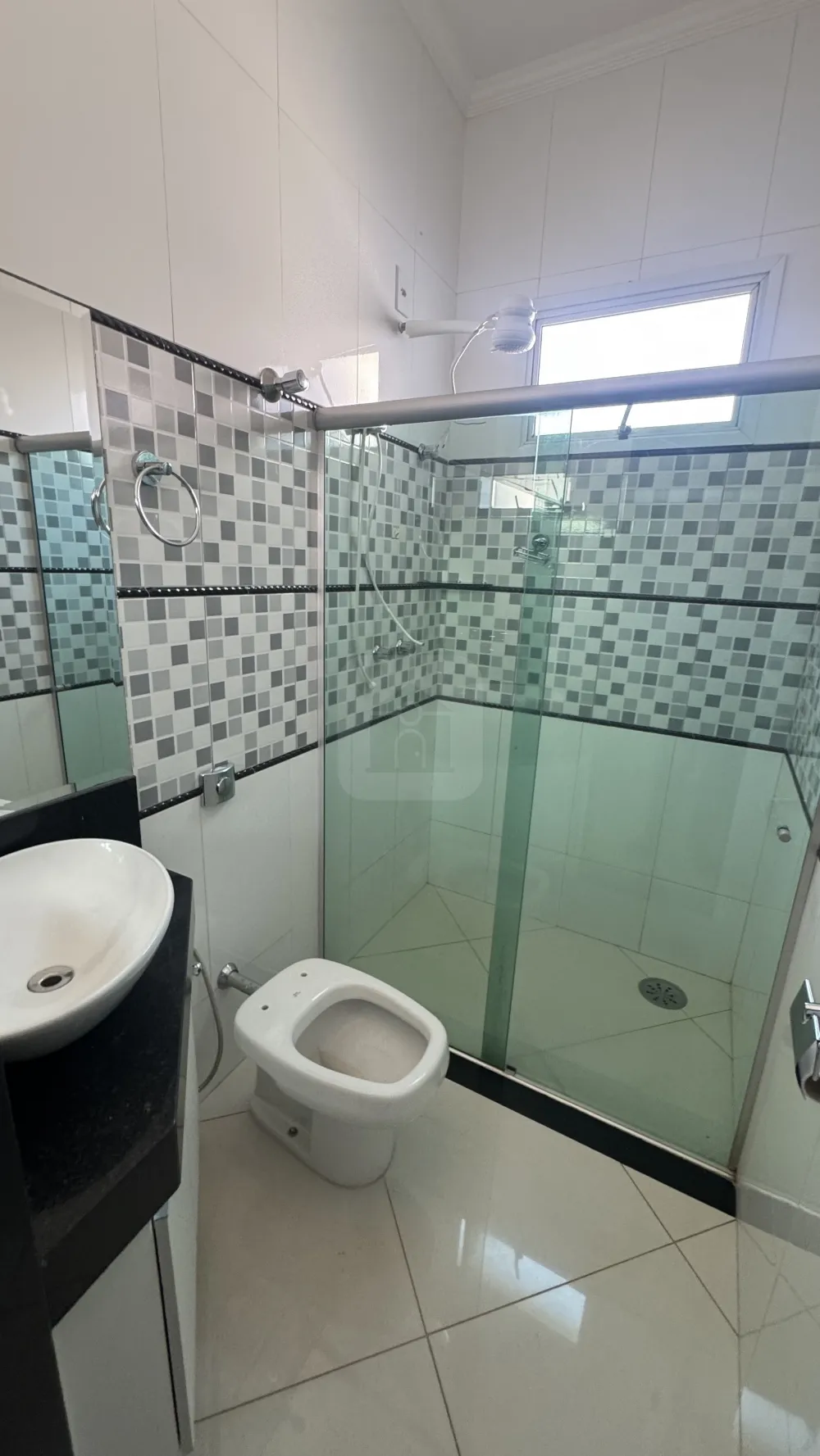 Alugar Casa / Padr&atilde;o em Uberl&acirc;ndia R$ 4.500,00 - Foto 17