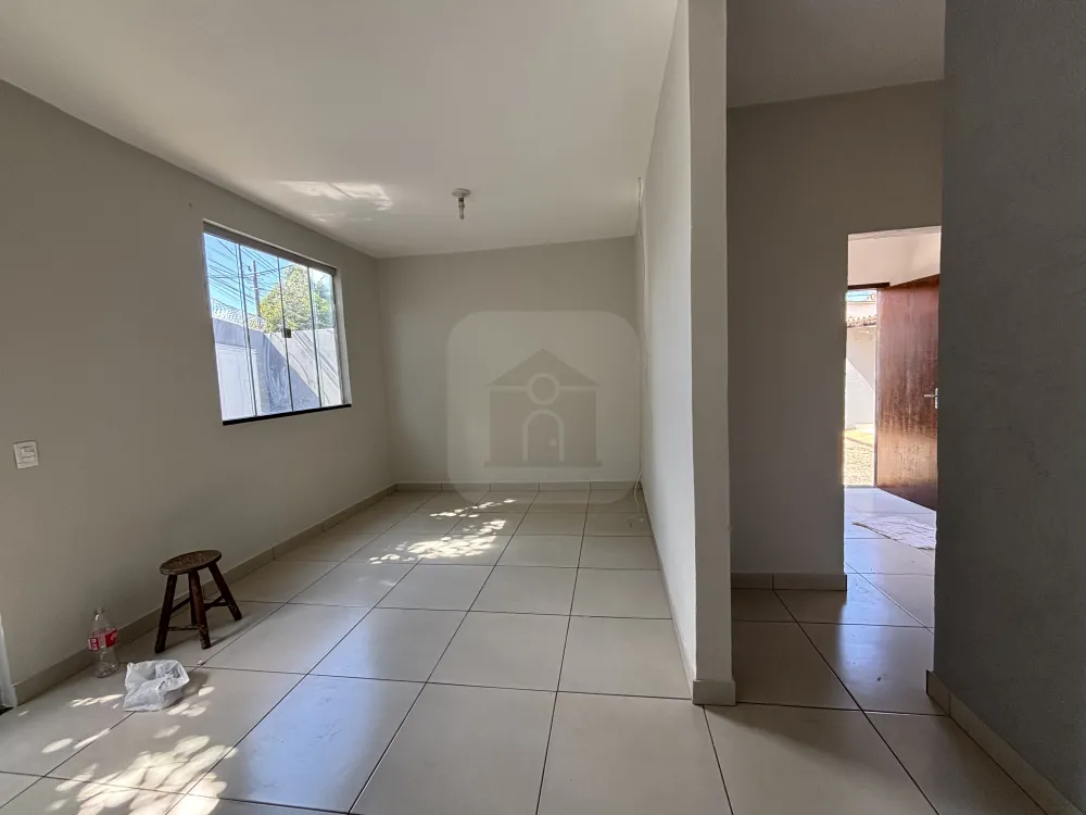 Alugar Casa / Padr&atilde;o em Uberl&acirc;ndia R$ 1.900,00 - Foto 3