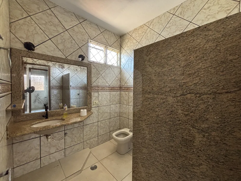 Alugar Casa / Padr&atilde;o em Uberl&acirc;ndia R$ 1.900,00 - Foto 9