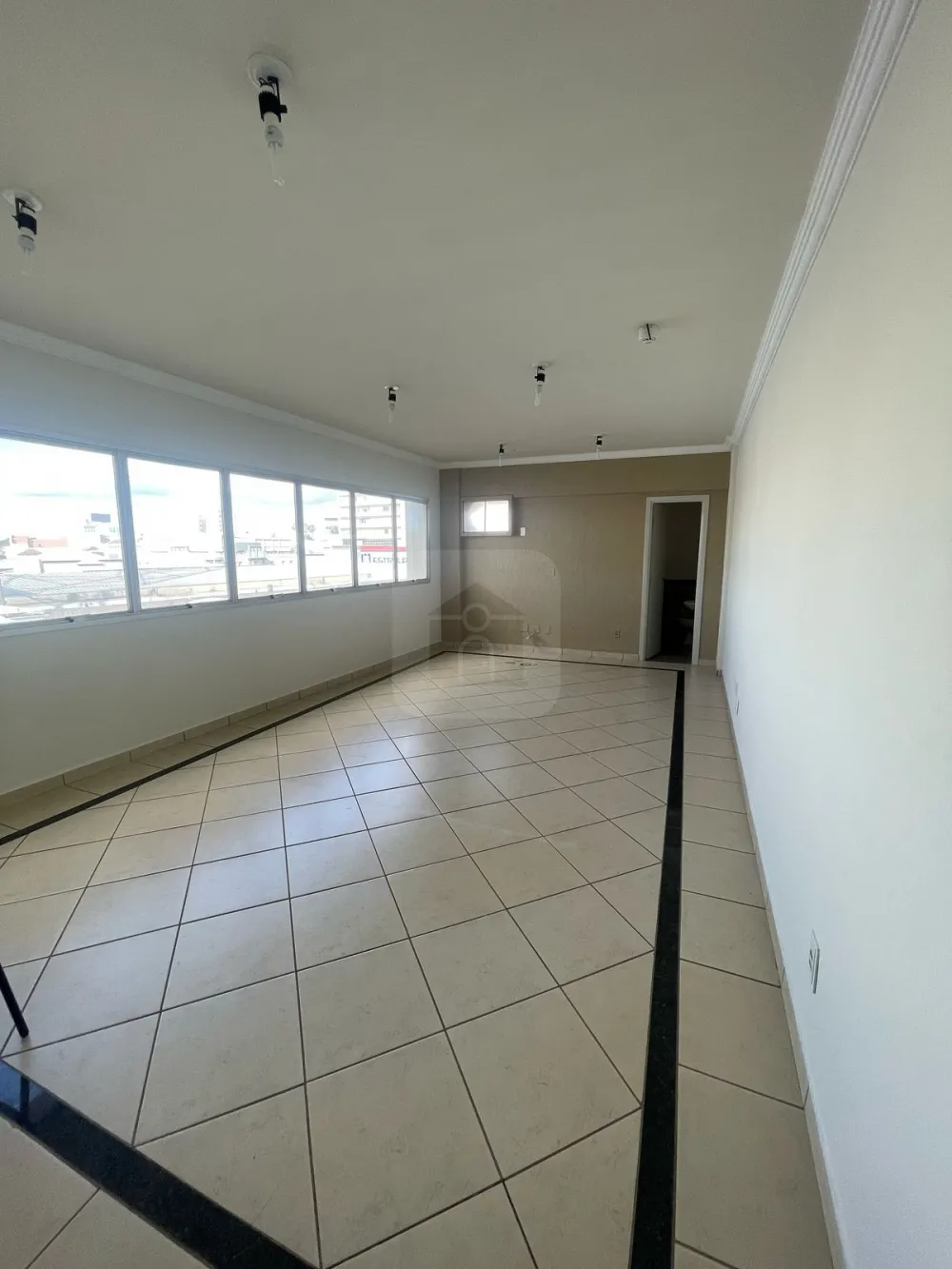 Alugar Comercial / Sala Comercial Condom&iacute;nio em Araguari R$ 700,00 - Foto 2