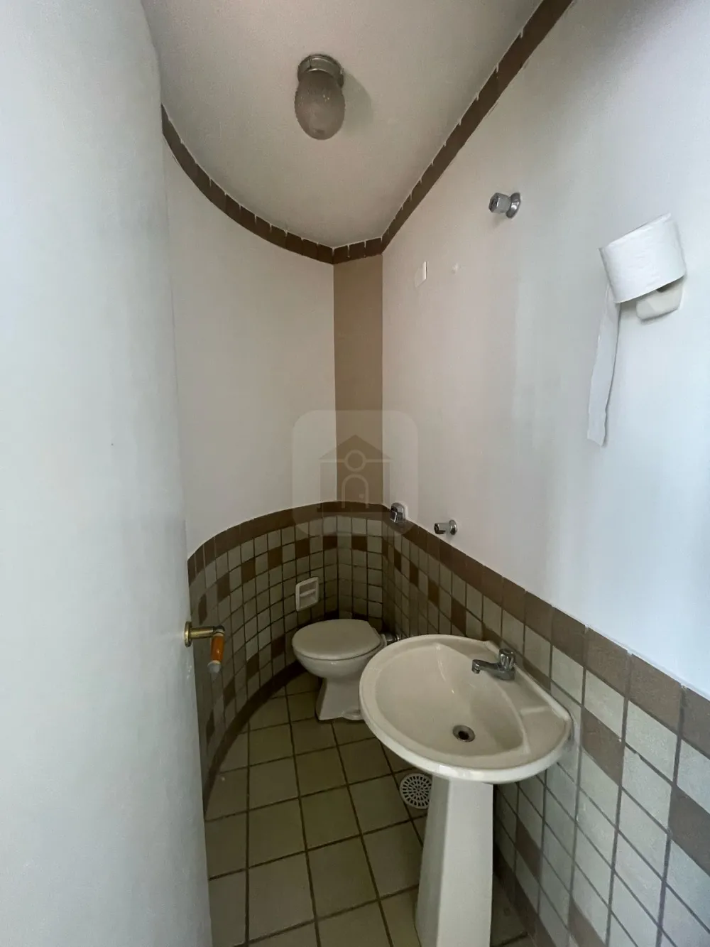 Alugar Comercial / Sala Comercial Condom&iacute;nio em Araguari R$ 700,00 - Foto 4