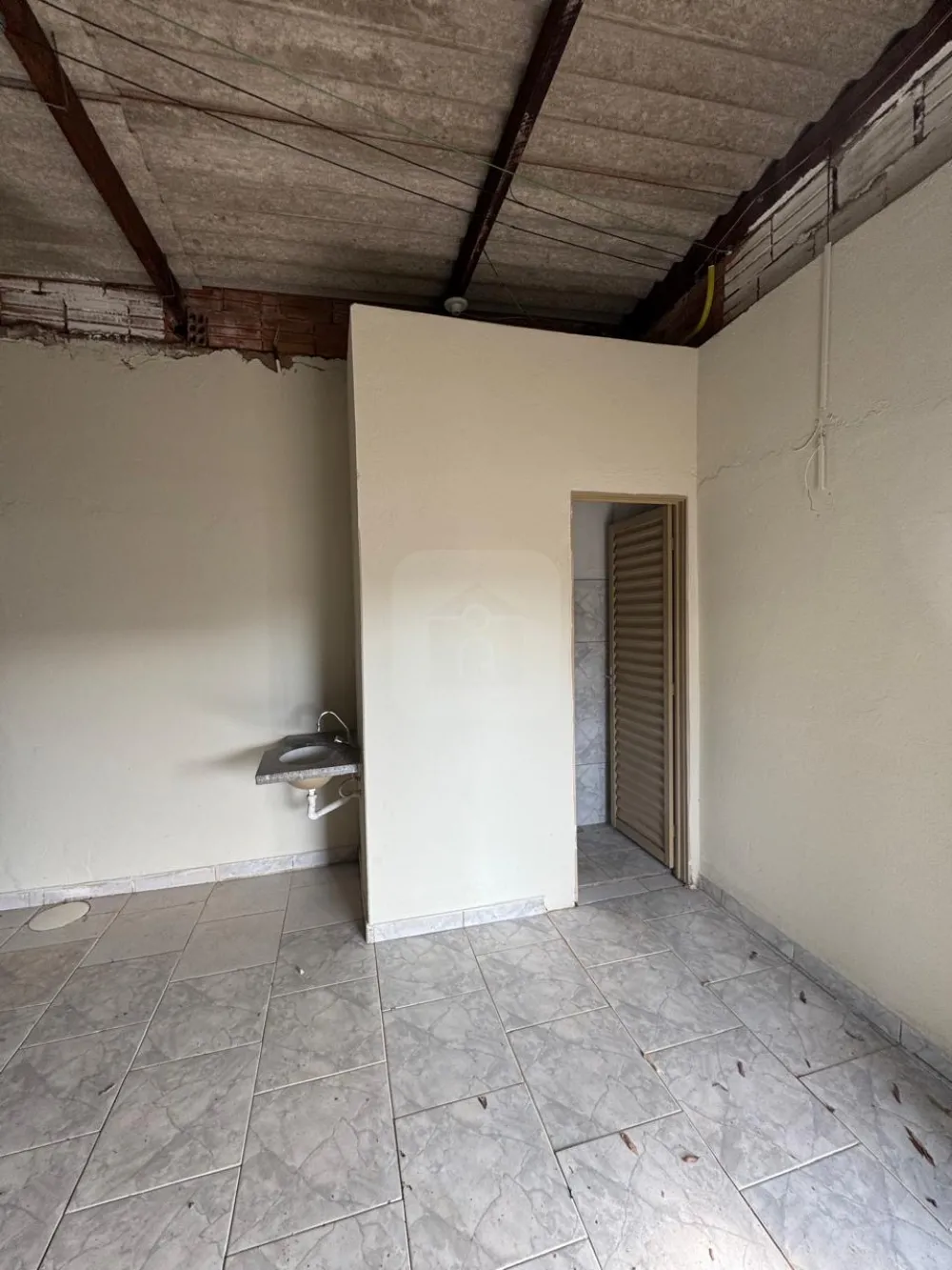 Alugar Casa / Padr&atilde;o em Araguari R$ 1.400,00 - Foto 5