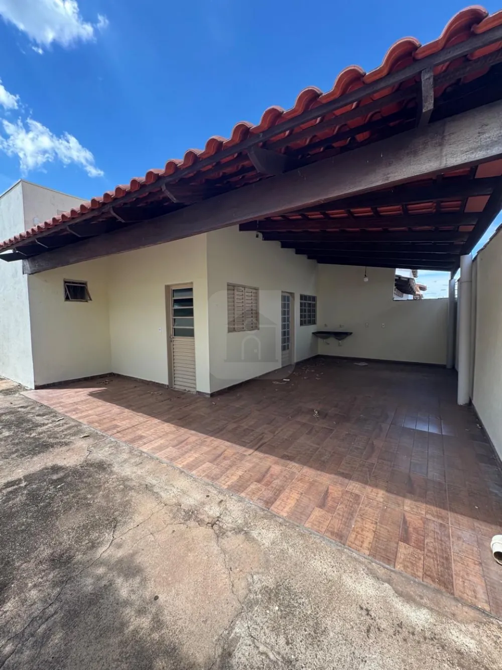 Alugar Casa / Padr&atilde;o em Araguari R$ 1.400,00 - Foto 6