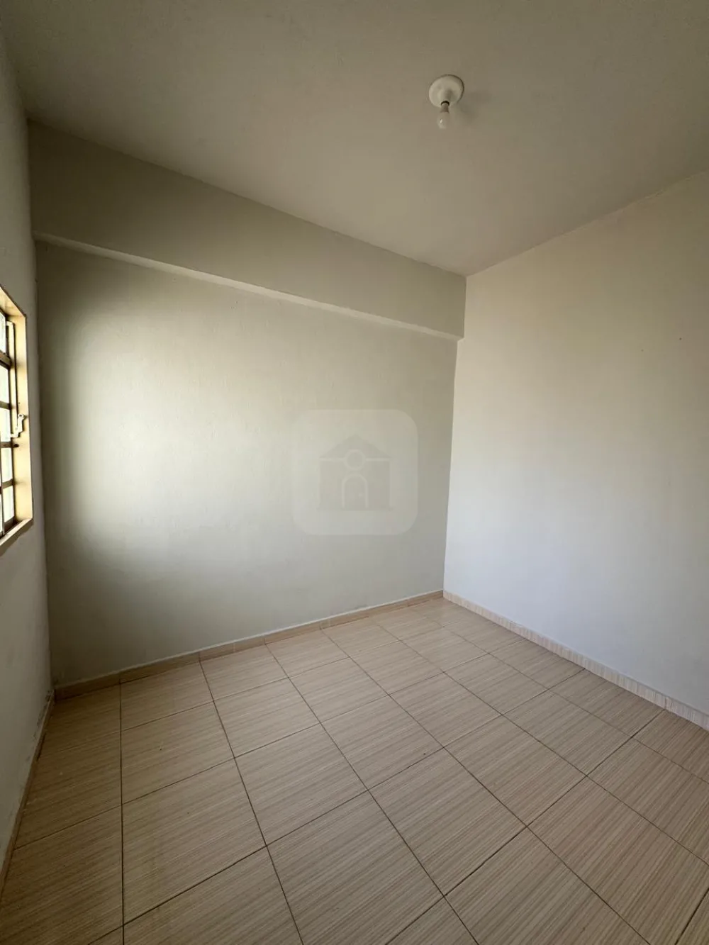 Alugar Casa / Padr&atilde;o em Araguari R$ 1.400,00 - Foto 15