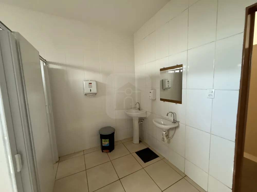 Alugar Comercial / Galp&atilde;o em Uberl&acirc;ndia R$ 6.000,00 - Foto 7