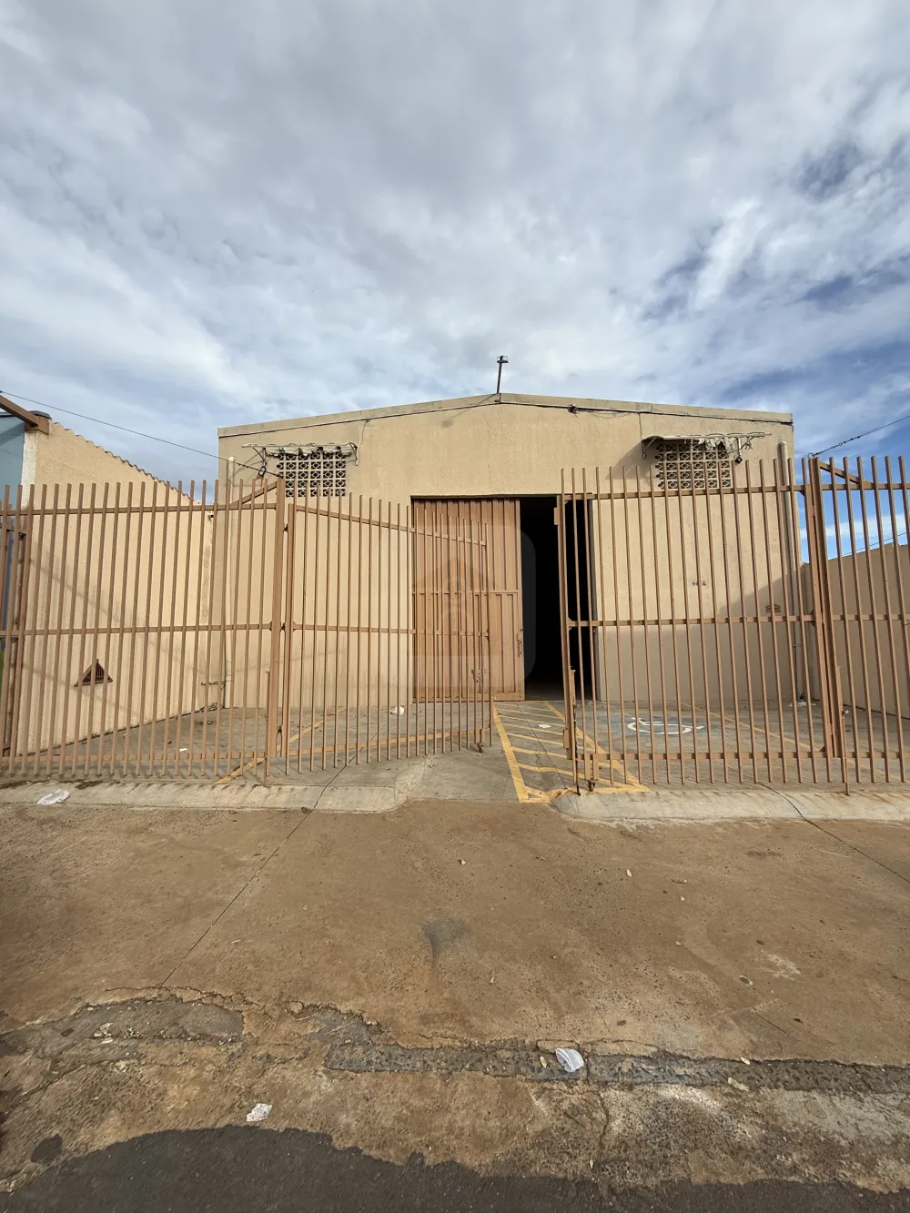 Alugar Comercial / Galp&atilde;o em Uberl&acirc;ndia R$ 6.000,00 - Foto 8
