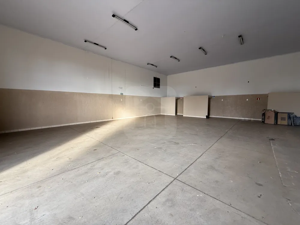 Alugar Comercial / Galp&atilde;o em Uberl&acirc;ndia R$ 6.000,00 - Foto 9