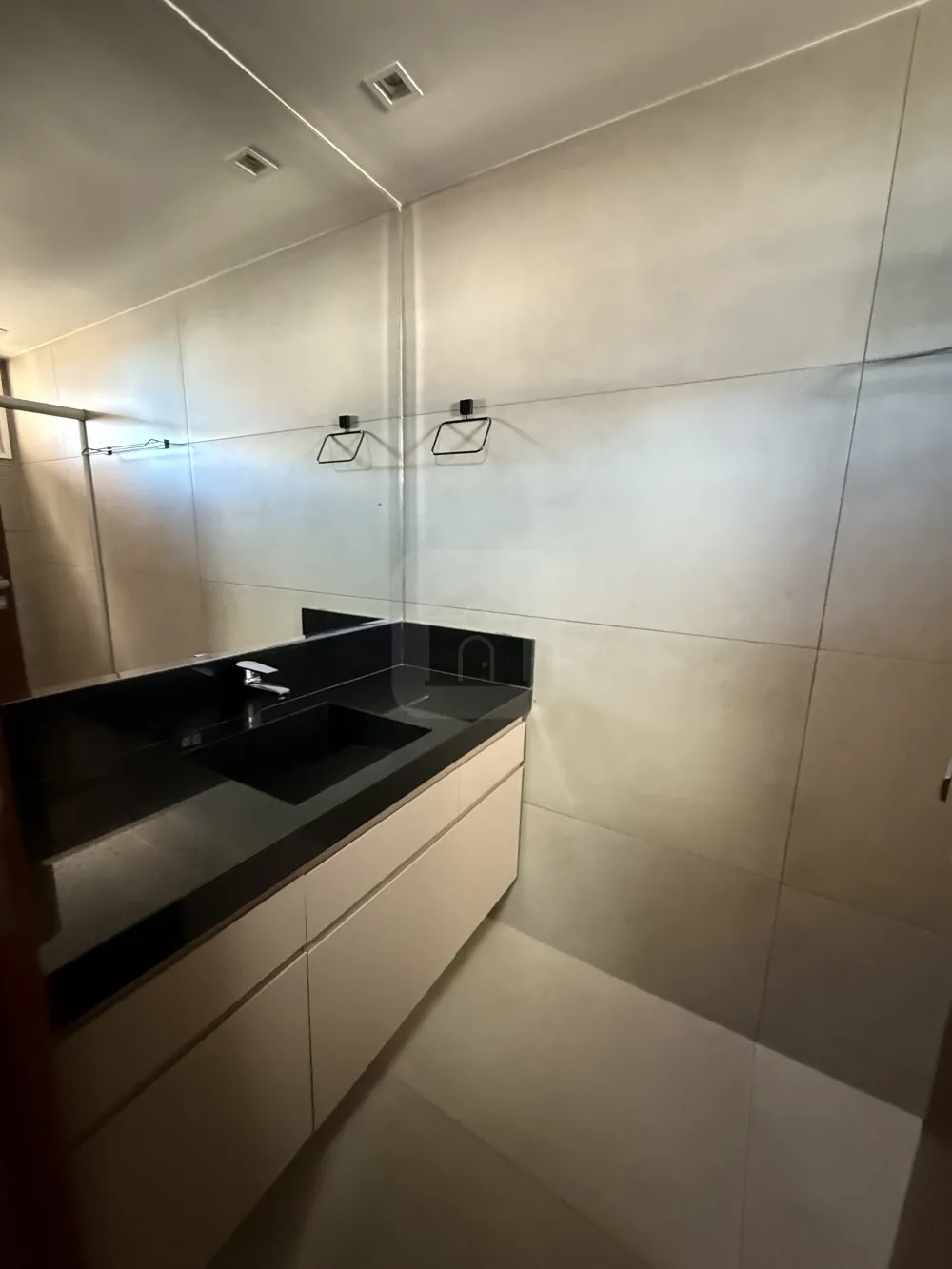 Alugar Apartamento / Padr&atilde;o em Uberl&acirc;ndia R$ 4.900,00 - Foto 11