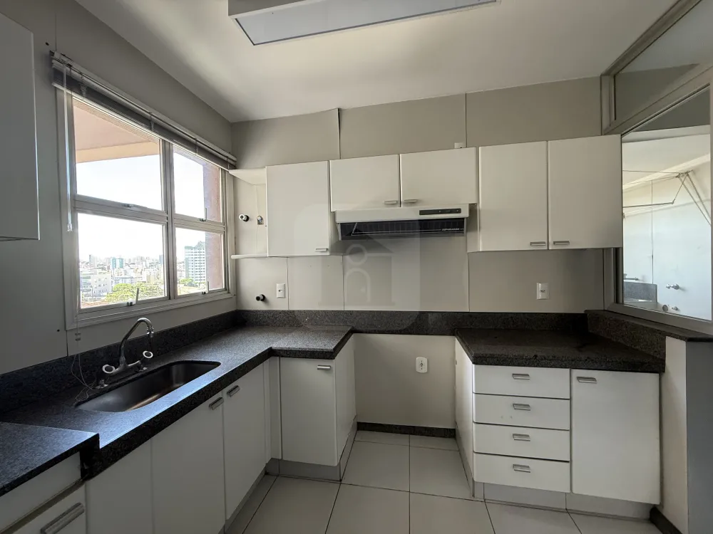 Alugar Apartamento / Padr&atilde;o em Uberl&acirc;ndia R$ 4.900,00 - Foto 13