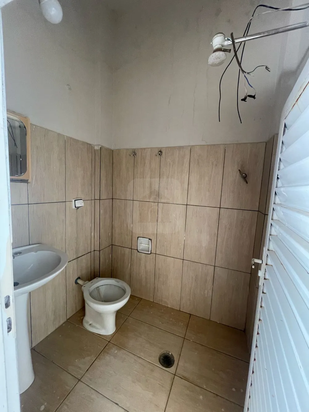 Comprar Casa / Padr&atilde;o em Araguari - Foto 10