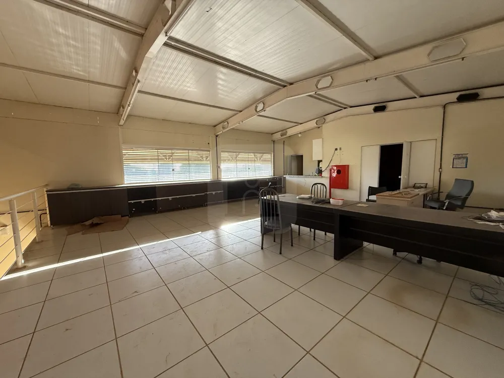 Alugar Comercial / Galp&atilde;o em Uberl&acirc;ndia R$ 20.000,00 - Foto 2