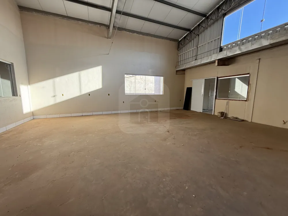 Alugar Comercial / Galp&atilde;o em Uberl&acirc;ndia R$ 20.000,00 - Foto 4