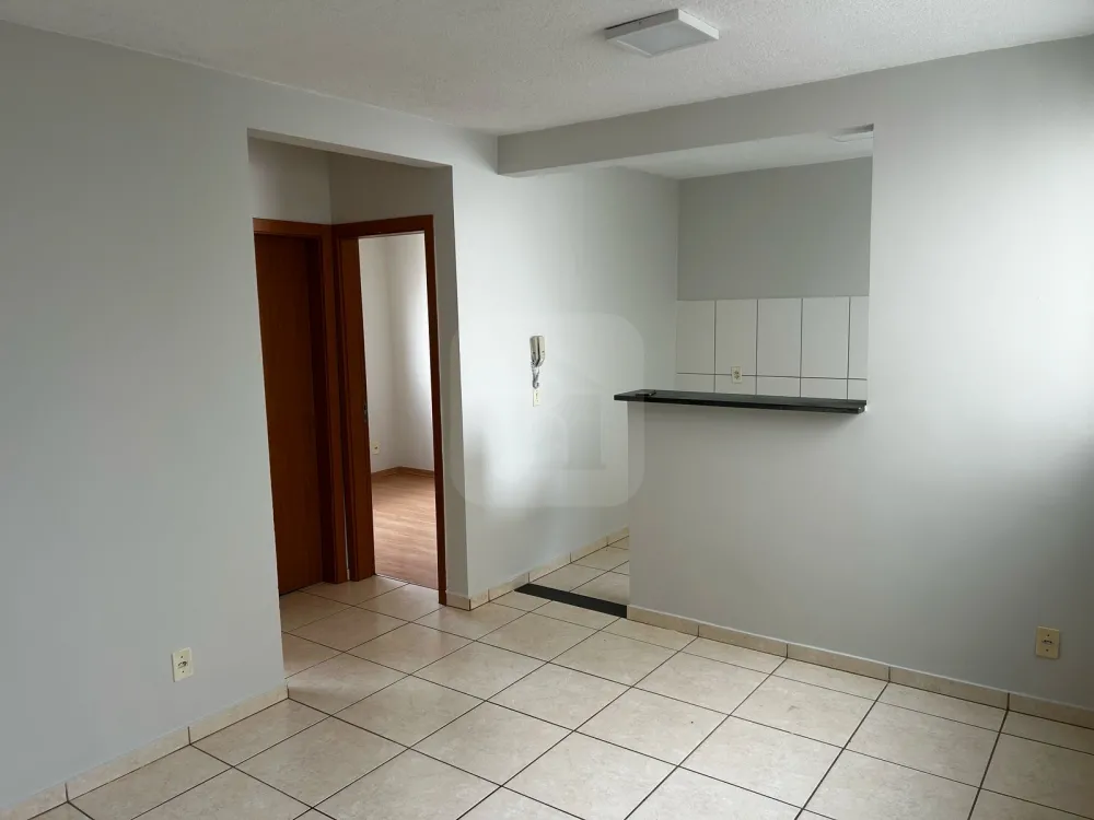 Comprar Apartamento / Padr&atilde;o em Uberl&acirc;ndia R$ 185.000,00 - Foto 4