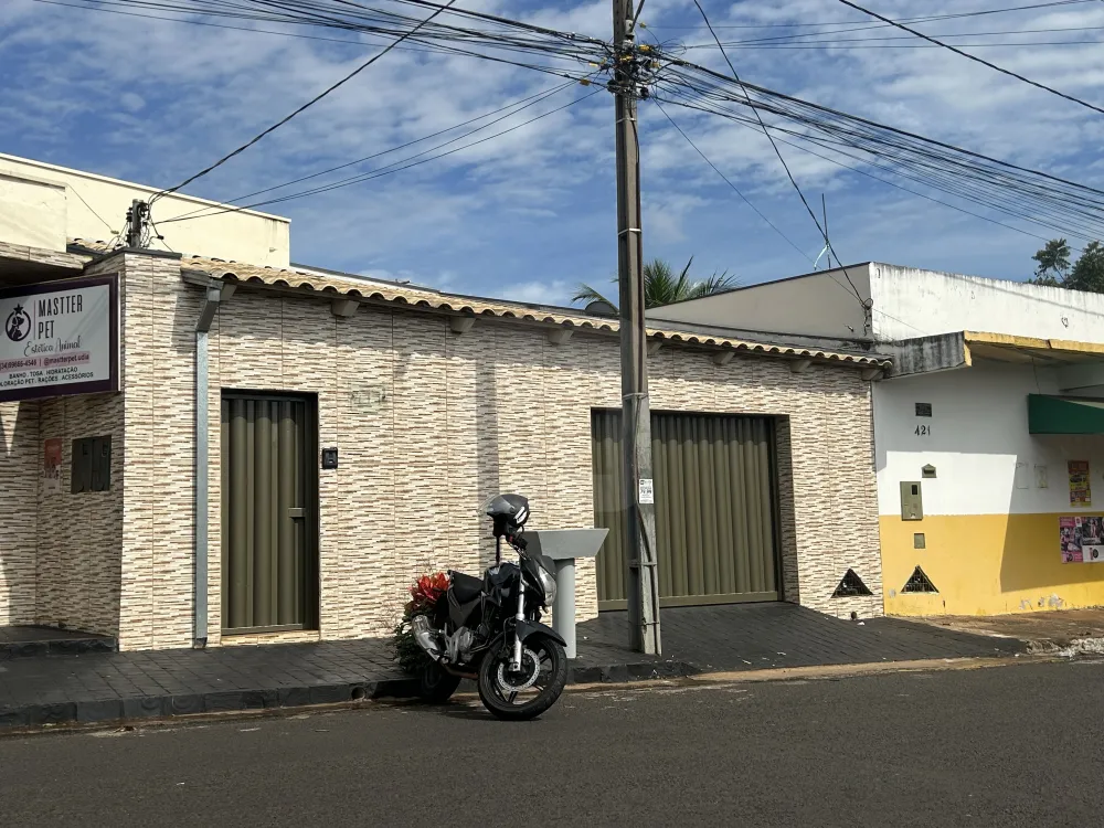 Alugar Casa / Padr&atilde;o em Uberl&acirc;ndia R$ 2.800,00 - Foto 1