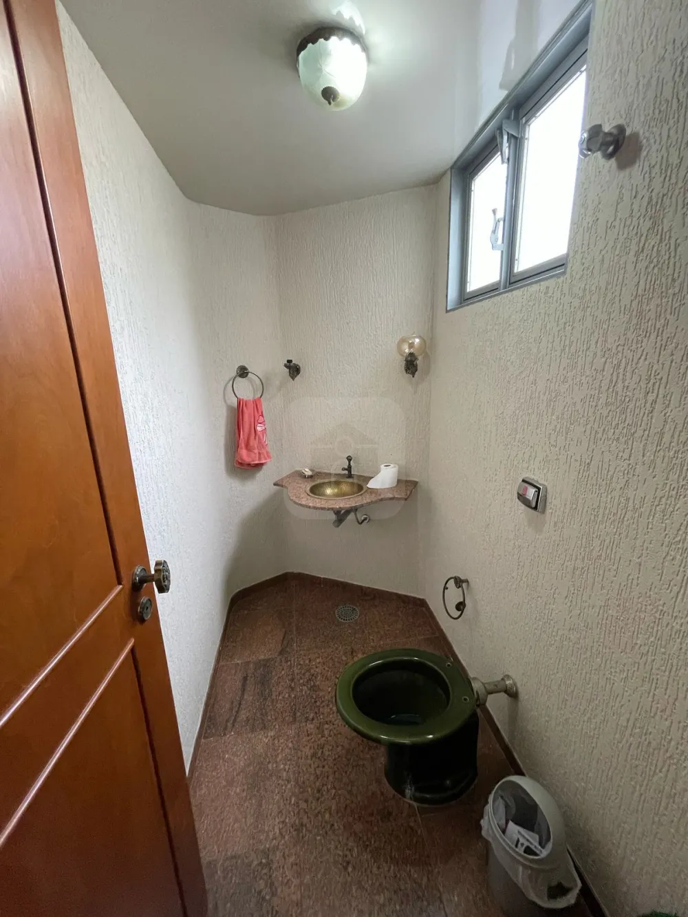 Alugar Casa / Padr&atilde;o em Araguari R$ 5.000,00 - Foto 8